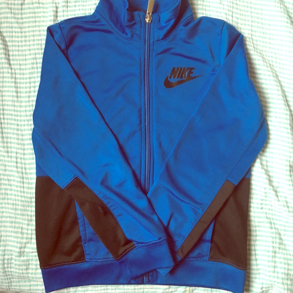 Nike sweater for boys SOLD!